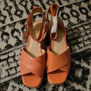 Liz Claiborne Coral Croc